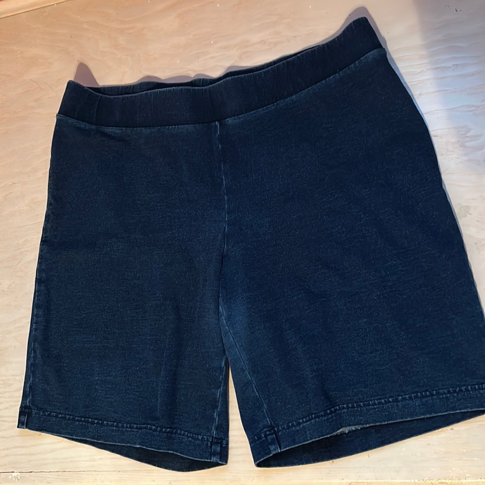 JJill Indigo denim knit shorts